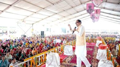 CM In Sonkuch: Chief Minister Shivraj Chouhan attended the Ladli Bahna Sammelan at Sonkuch in Dewas district.