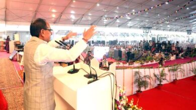 CM Ladli Behna Yojana: The Chief Minister transferred the money to the sisters with flowers and showers