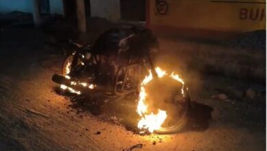 Election Violent Breaking: Big news from Amarpatan area…! Congress leader attacked with petrol bomb VIDEO